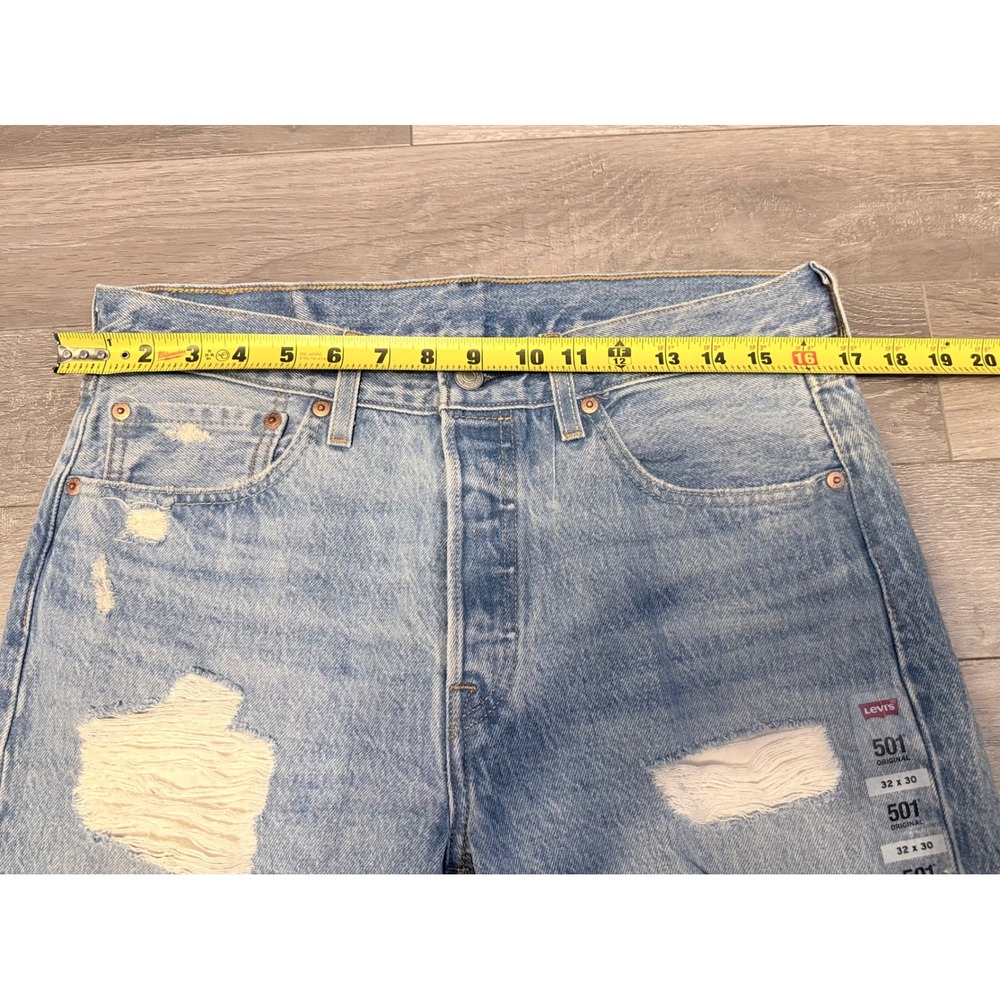 NWOT Levi's 501 Original Jeans Women W32 L30 Light Blue Distressed Straight Leg - Picture 10 of 12